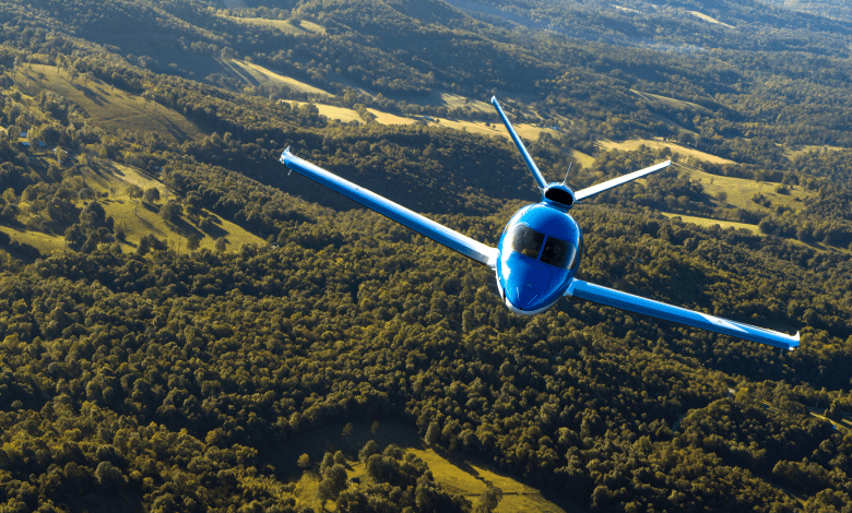 Vision Jet over green hills [Credit: Cirrus]