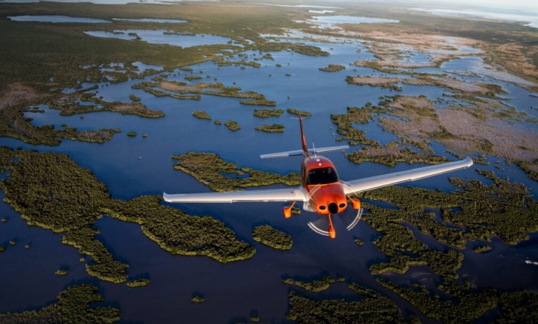 A Cirrus aircraft in flight