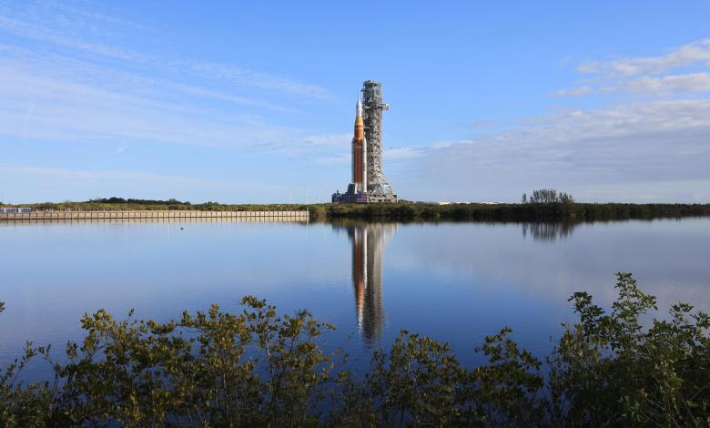 NASA SLS rocket Orion capsule for Artemis II moon mission