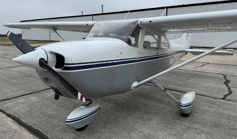 1974 Cessna 172M Skyhawk [Credit: Rich D]