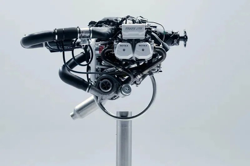 Rotax 916 iS/c engine [Credit: BRP-Rotax]