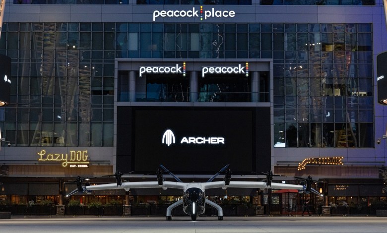 Archer Aviation Midnight eVTOL electric air taxi in downtown Los Angeles