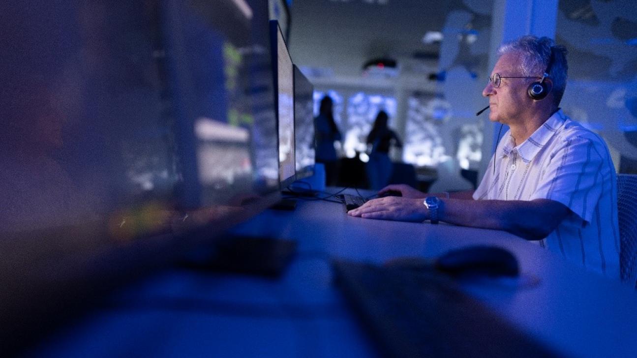 air traffic controller