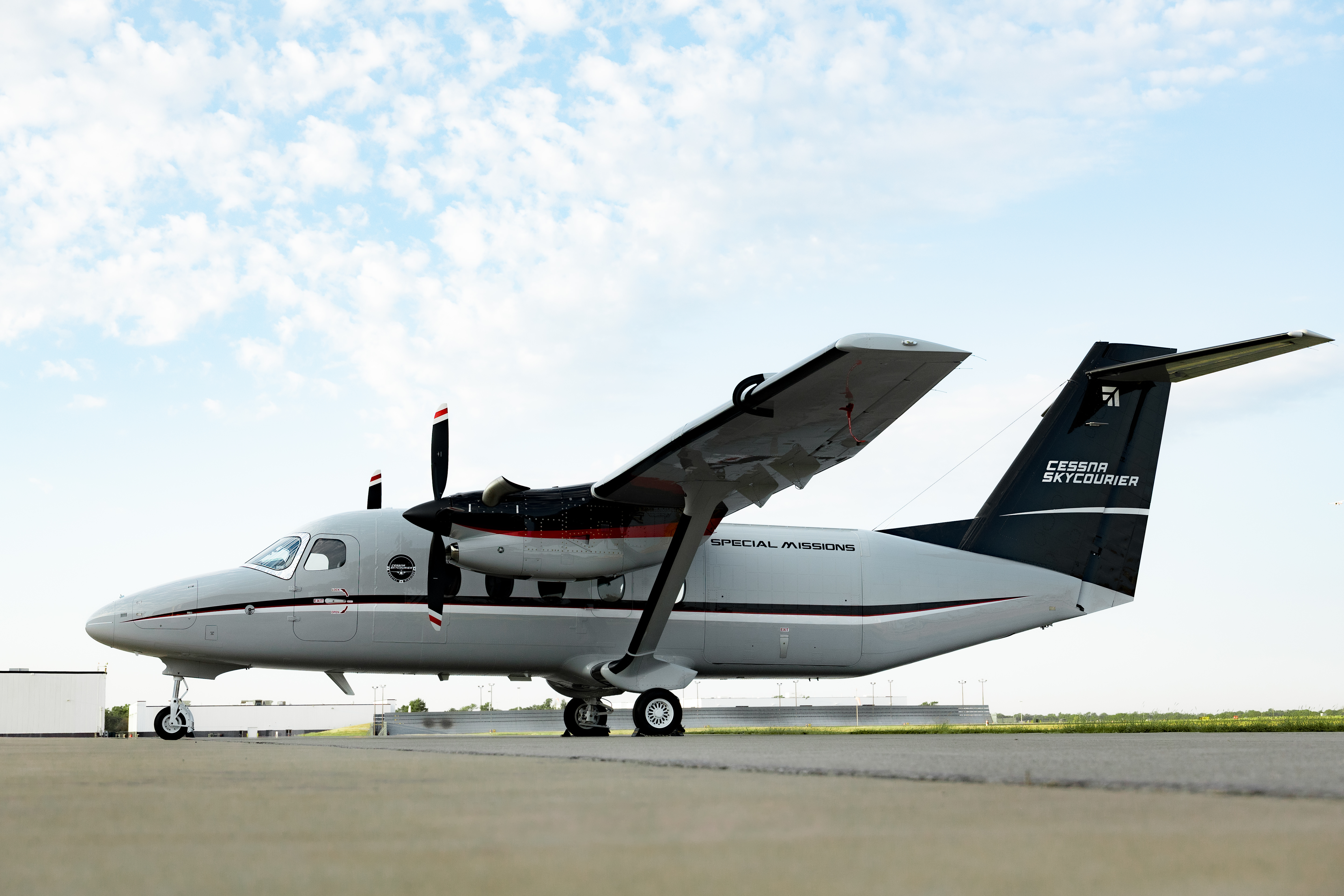 Textron Aviation Merlin Labs autonomous Cessna SkyCourier UX for military logistics