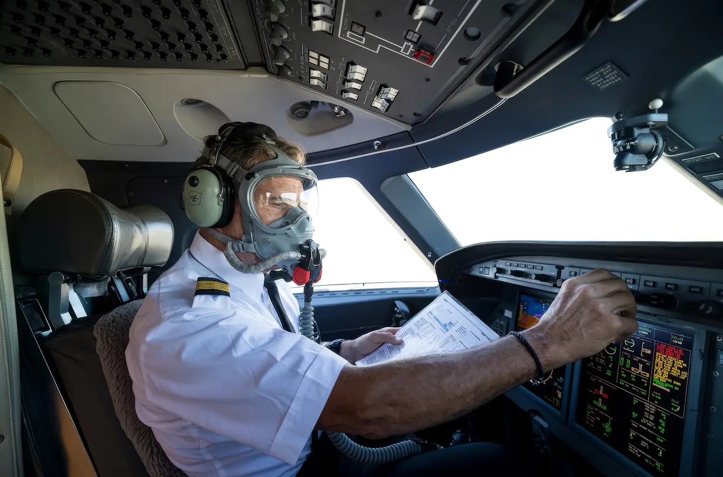 FAA Propõe Novas Regras para Máscara de Oxigênio em Voos; Entenda o Impacto