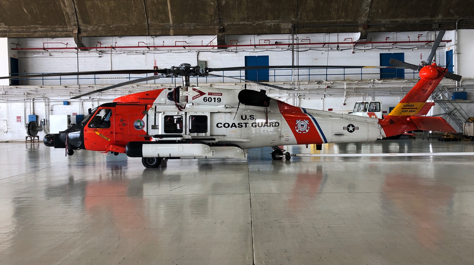 Buscas suspensas por avião bimotor com piloto de 78 anos desaparecido em Oregon