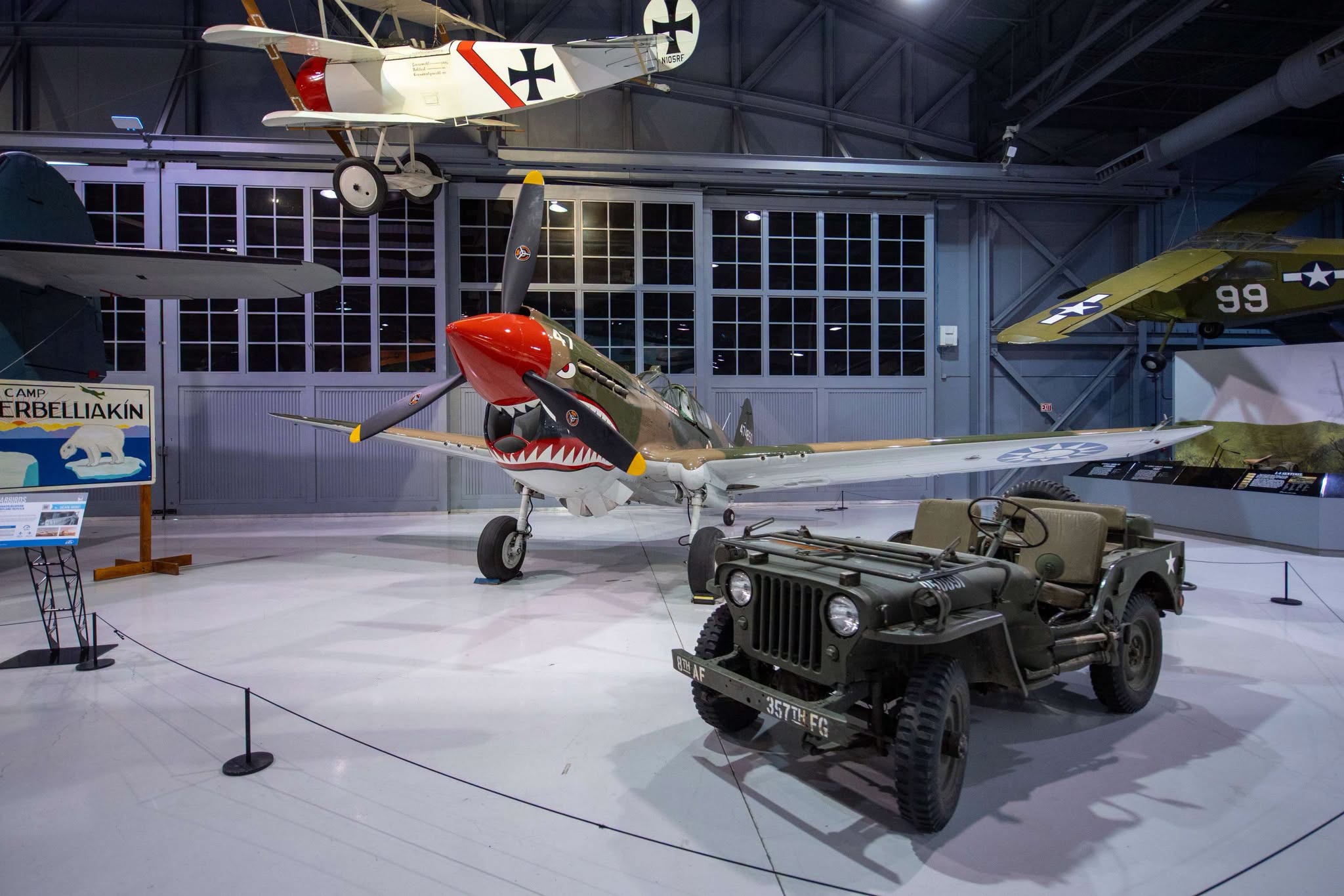 Museu de aviação em Wisconsin expõe seis novas aeronaves históricas