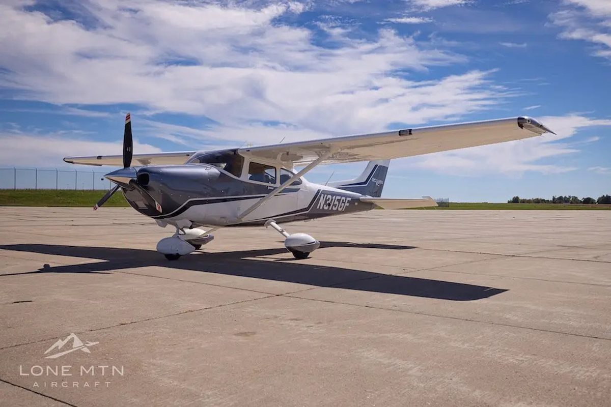 Cessna 182T Skylane 2023 seminovo é destaque com 220 horas