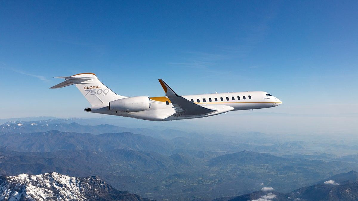 Bombardier Global 7500 business jet in flight
