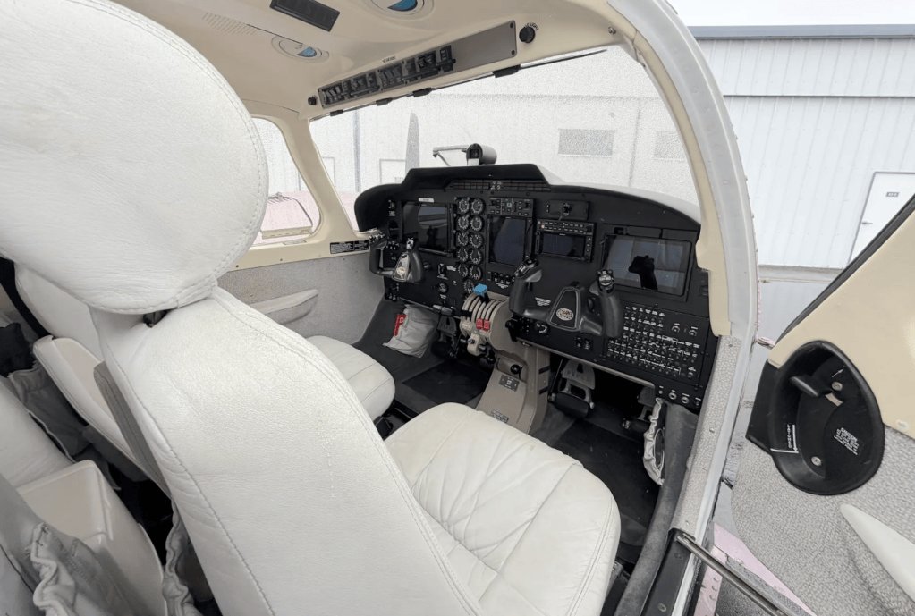 2001 Piper PA-34-220T Seneca V [Credit: Seitz Aviation]