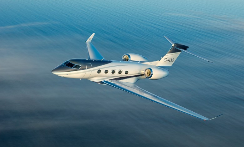Gulfstream G400 large cabin jet in flight