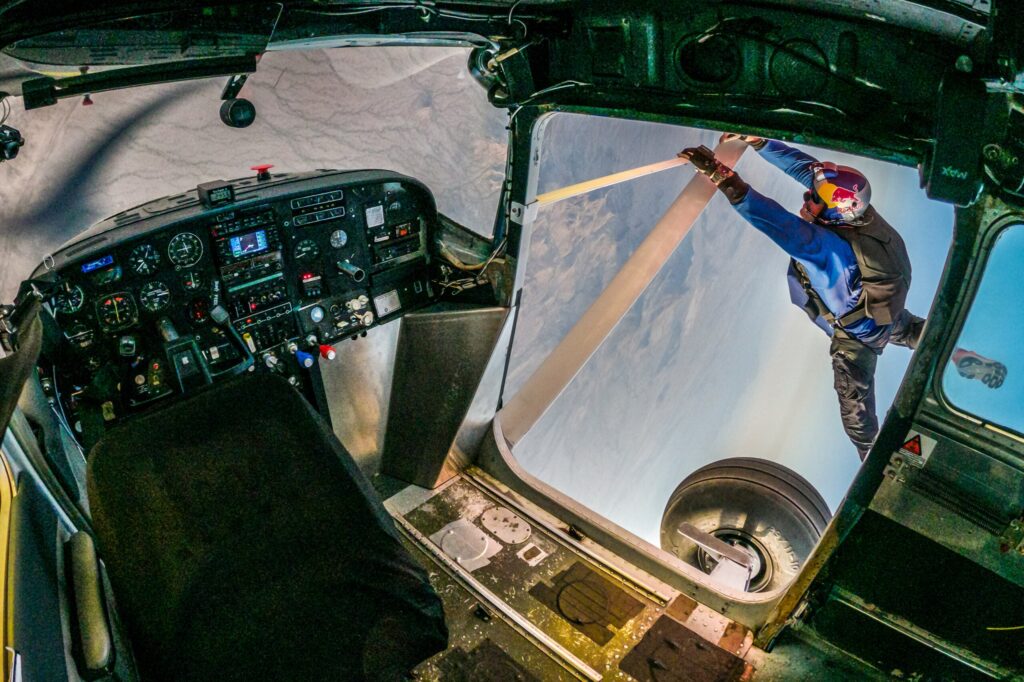 www.flyingmag.com