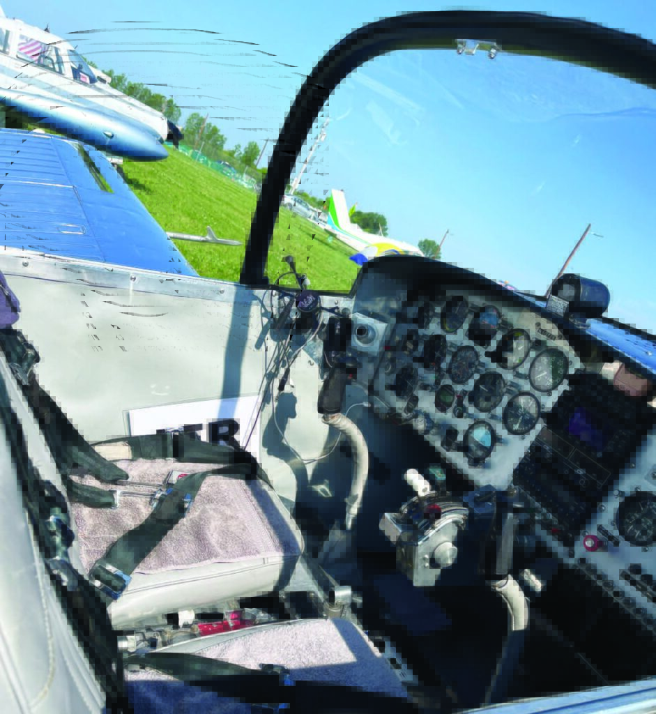 The interior of Gary Moore’s Swift reflects it is an all-weather bird. [Credit: Meg Godlewski]
